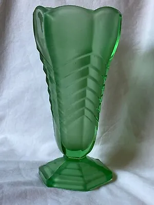 Buy DAVIDSON Pressed Glass LARGE 20cm CHEVRON Vase Green Frosted Vintage/Antique Vgc • 9.90£