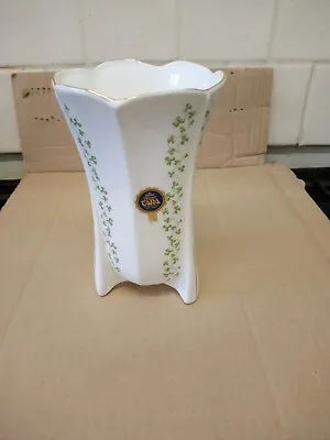 Buy Royal Tara Fine Bone China Vase (17cm Tall) Shamrock Clover Pattern • 8£