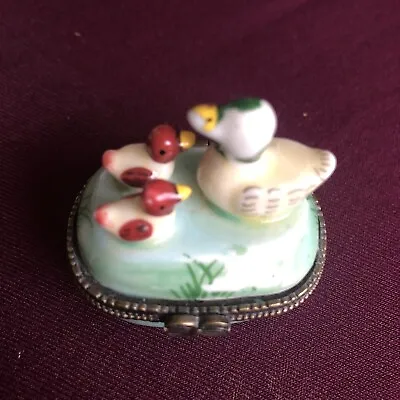 Buy Vintage Ceramic Cute Duck  Design Trinket Pill Box 5cm X 6cm (2w) • 3£