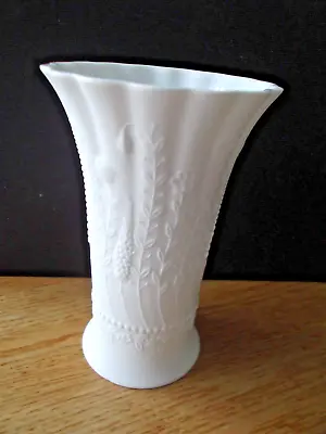 Buy Kaiser Porcelain Vase - White Bisque -  Capri No 622 - Gift/Birthday/Mothers Day • 19.99£