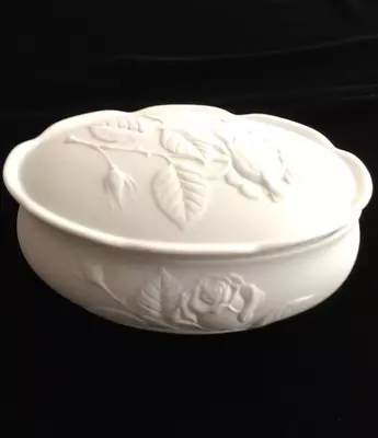 Buy KAISER PORCELAIN - White Oval Trinket Lidded Dish No 665 • 18.99£