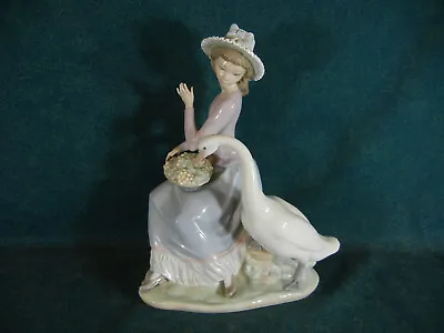 Buy Lladro 5034 Girl With Goose Figurine 9 1/4  Tall • 52.05£