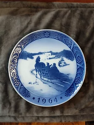 Buy 1964 Royal Copenhagen Christmas Plate  Fetching The Christmas Tree , Excellent  • 7.59£
