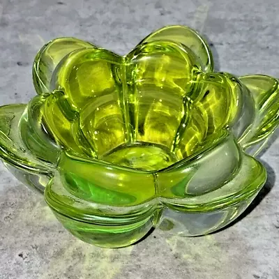 Buy Olive Green Glass Tea Light Flower Candle Holder • 8.99£