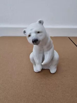 Buy Lladro  Resting Polar Bear  - Model 1208 • 22£