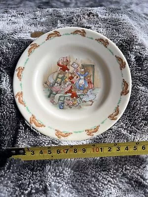 Buy Royal Doulton - Beatrix Potter - Bunnykins Plate “Wall Papering” • 20£