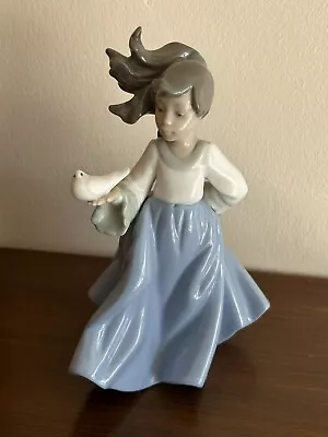 Buy Nao By Lladro 1088 Girl With Bird (Dove) In Her Hand  My Winged Friend  • 12£