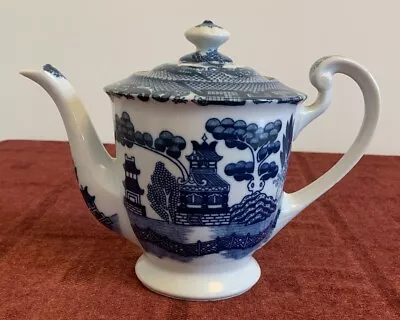 Buy 2 Pint Willow Patterned Teapot, Unmarked  • 8£