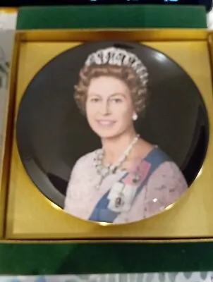 Buy Fine Bone China Crown Staffordshire Plate Queen Elizabeth II Silver Jubilee • 7.99£