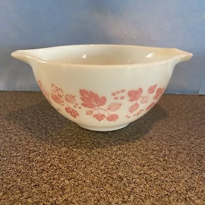 Buy 1950s Vintage Pyrex Gooseberry Pink Cinderella #441 1 1/2 Pint Mixing Bowl • 55.29£