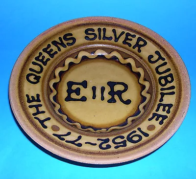 Buy Alan Frewin Millhouse Studio Pottery - Commemorative Queens Silver Jubilee Dish. • 35£