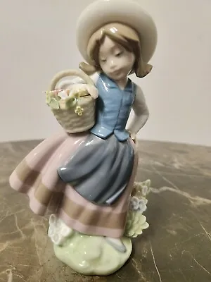 Buy Lladro Figurine By Jose Puche 5221 Sweet Scent Daisa 1983 • 19.99£