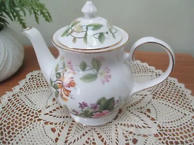 Buy PRETTY  ROYAL GRAFTON CHINA  TEA POT HOLDS APPROX 1.25pts 'COUNTRY FLOWERS' • 20£
