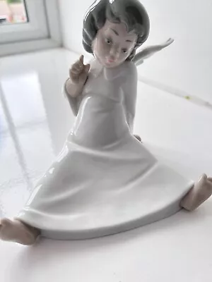 Buy Lladro Figurine 'Angel Wondering' Model No. 4962 • 15£