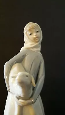 Buy Lladro #4584 Girl With Lamb Glossy Porcelain Figurine • 80.61£