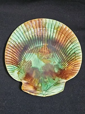 Buy A 19thC Antique Shell Shaped And Moulded Majolica Plate • 20£