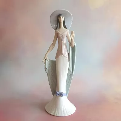 Buy Lladro Lady Of Nice Figurine 6213 Retired Excellent Beautiful Condition • 125£