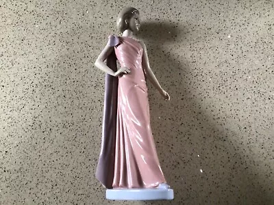 Buy NAO By LLADRO ELEGANT LADY Figurine 'FLIRTATIOUS”' MODEL 1215 12” TALL MINT • 75£