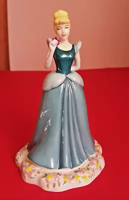 Buy Royal Doulton Disney Princesses Snow White 18545 Showcase Collection. • 17£