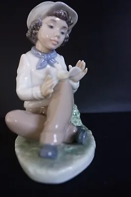 Buy Lladro Nao Boy With Cap Seated & Dove Porcelain Figurine (1990) Immaculate • 17.99£