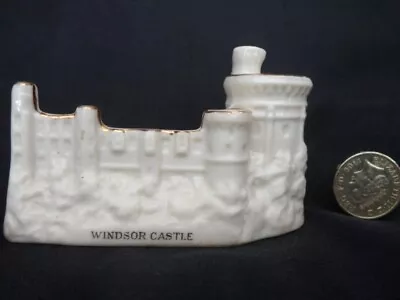 Buy WH Goss Crested China Model Of Windsor Castle - Matching Crest Of Windsor • 45£