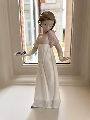 Buy Nao By Lladro Lady Figurine 3093 Nina Con Palmatoria • 10£