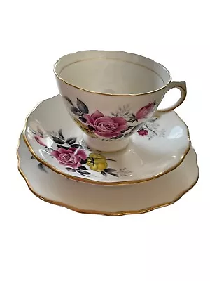 Buy 18-piece Royal Vale Bone China Tea Set. Teacups, Saucers And Side Plates. • 15£