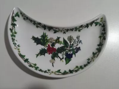 Buy PORTMEIRION POTTERY -  The Holly & The Ivy  - Crescent Shaped Dish / Plate XMAS • 14.99£