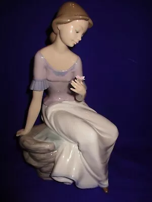 Buy NAO Lladro Large  Spring Reflections Girl Figurine No.1392 Daisa 2000 29cm • 24£