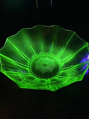 Buy Vintage | Uranium Glass Bowl Art Deco Fluted Fruit Bowl | Uranium Glows Under UV • 19.50£