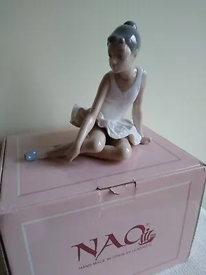 Buy NAO By LLADRO Sitting BALLERINA Girl Figure Figurine 0147, In Box, Excellent • 20.99£