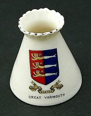 Buy W &r Stoke On Trent Carlton China - Crested 'great Yarmouth' Souvenier Mini Vase • 4.95£