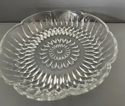 Buy Vintage Shallow Glass Dish - 18cm Wide • 2.99£
