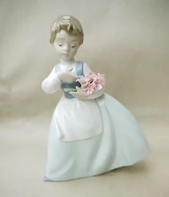 Buy Nao By Lladro     My Bouquet   #0495 • 20.50£