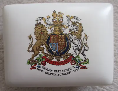 Buy Carlton Ware Queen Elizabeth II Silver Jubilee - 1952-1977 - Commemorative Box • 16.50£