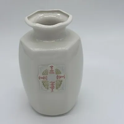 Buy Hillgrove House Ireland Porcelain Cahirciveen White Vase Celtic Design • 27.80£