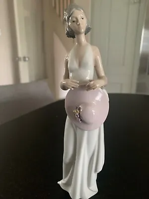 Buy Rare Lladro Figurine Girl With Hat 5597 • 35£