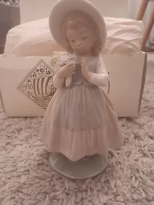 Buy Lladro Nao Girl With Posy Of Flowers Figurine 348 Good Condition In Box 1341 • 12£