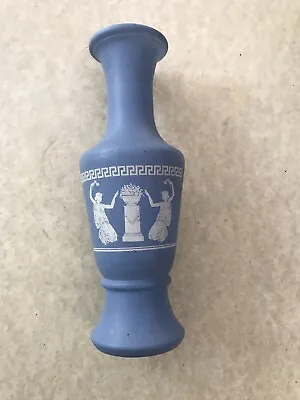 Buy Wedgewood Style Urn Vase White On Blue • 6.54£