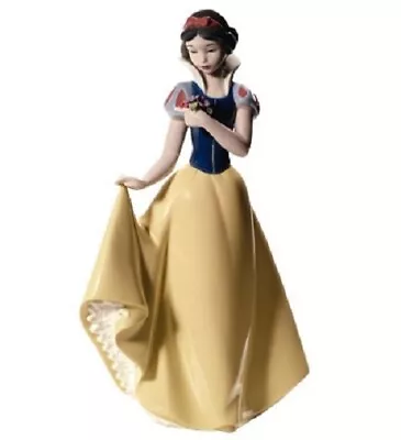 Buy Disney Nao Porcelain By Lladro Figurine Snow White 2001680 Was £180 Now £153.00 • 153£