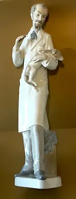 Buy Lladro Porcelain Figurine Ornament Veterinarian VET With DOG 4825 13.25  • 95£
