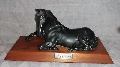 Buy Beswick Horse - Spirit Of Peace - Black Matt Finish - On Wooden Plinth  • 14.99£