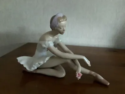 Buy Lladro Ballerina Figurine In Sitting Pose . Very Good Condition • 14.50£