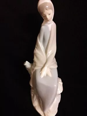 Buy Nao By Lladro Shepherdess With Hands Folded Retired • 45£