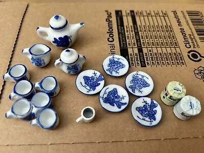 Buy Willow Pattern Miniature Dolls House China Tea Set Blue & White • 10£