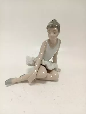 Buy Nao Lladro Vintage Seated Ballerina Girl Figurine Rare Decorative Collectable  • 9.99£