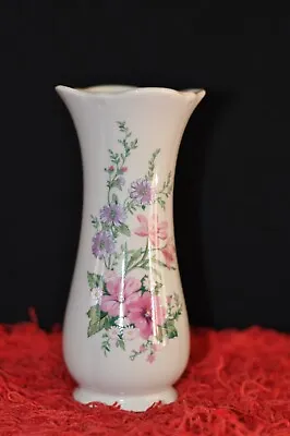Buy Royal Winton - Pretty Tall Slim Porcelain Vase - 16.5cm Tall • 8£