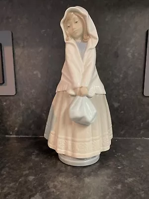 Buy Nao By Lladro Porcelain Young Girl In White Shawl With Bag Height 26x13x11 Cm • 19.99£