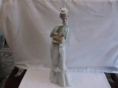Buy Vintage Lladro Lady With Umbrella And Dog Pekanese #4893 Height 37x12 Cm • 72£