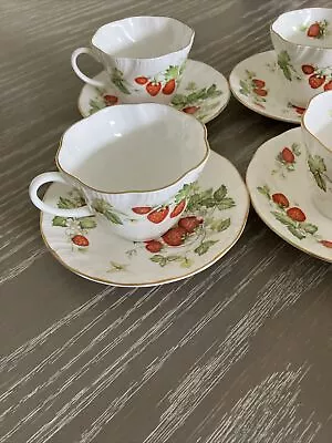 Buy Queens Virginia Strawberry Cups And Saucers • 45£